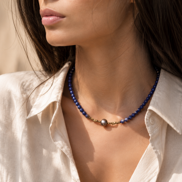 collier Dolly Lapis lazuli, hématite, pyrite, perle tahiti