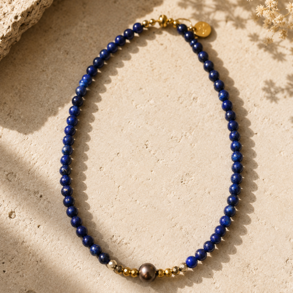collier Dolly Lapis lazuli, hématite, pyrite, perle tahiti