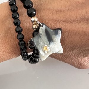 Bracelet onyx noire, étoile en corne naturelle