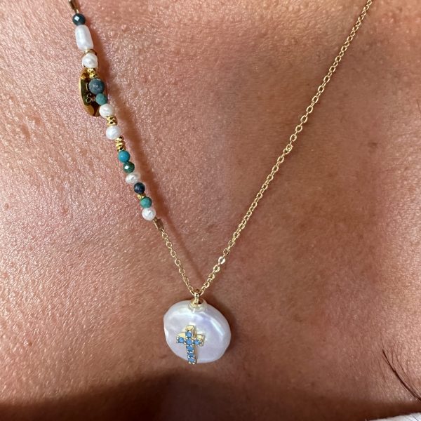 Collier nacre croix zirconium tissée