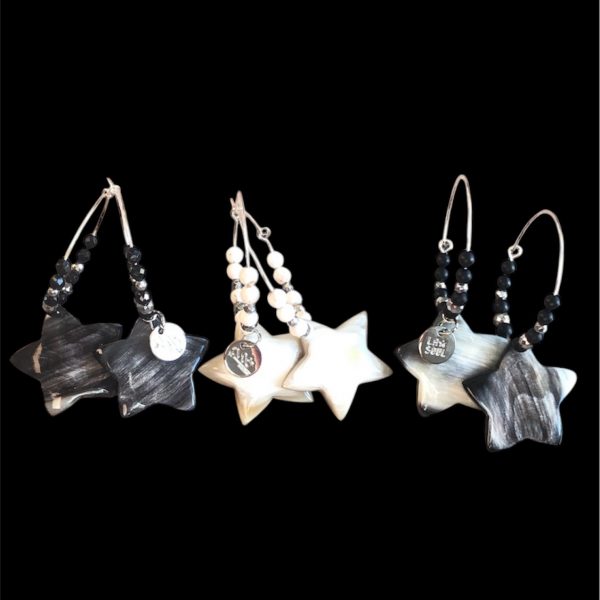 boucles d'oreilles en cornes naturelles