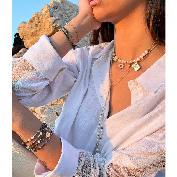 collier etreinte, perles cultures eau douce, chaine plaqué or