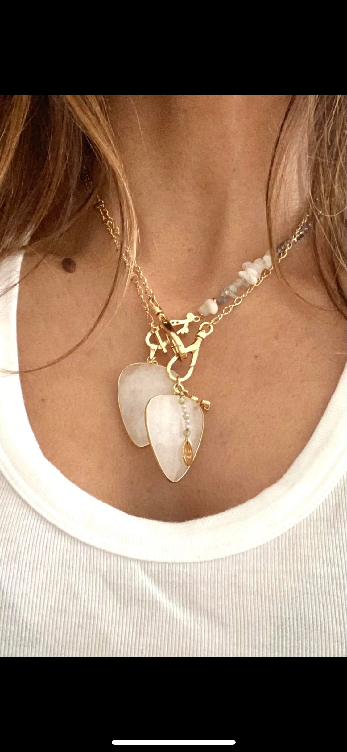 Collier cœur en labradorite sertie sur chaîne en plaqué or 18 carats tissée de pierres naturelles larvikite pierre de lune