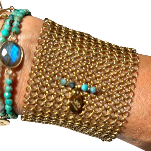 Manchette Azurite – Cotte de Mailles Dorée et Perles Naturelles | LAS Bijoux