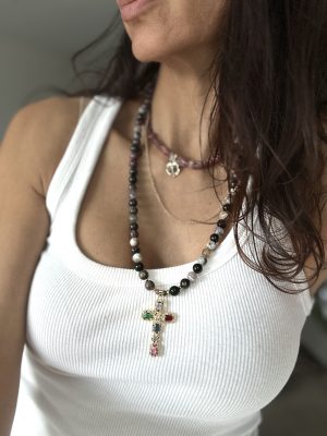 Collier triple Tourmaline et croix pendentif