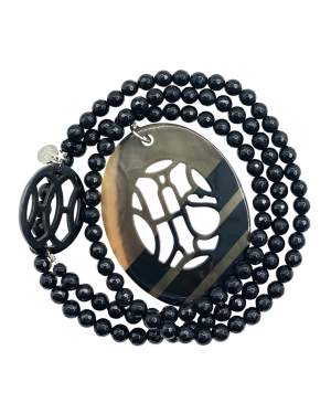 sautoir Onyx, corne naturelle laquée