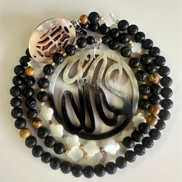 Sautoir, collier, lave, nacre, corne naturelle