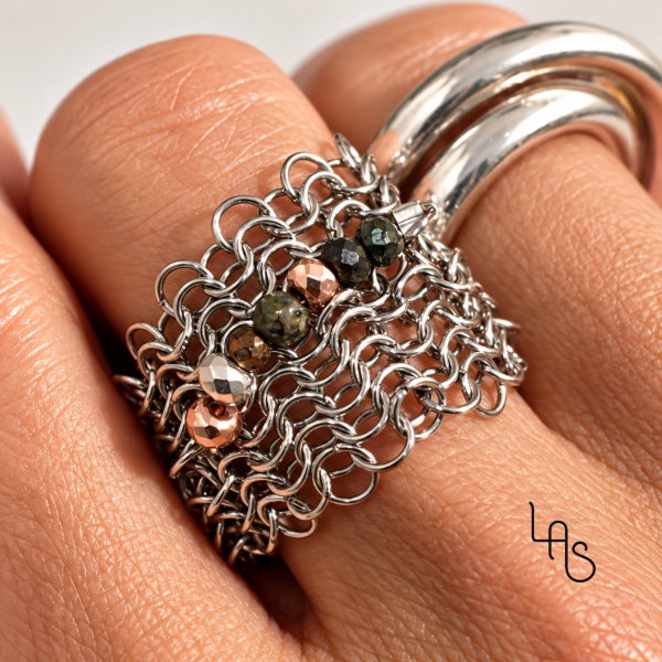 Bague cotte de mailles, perles tissées